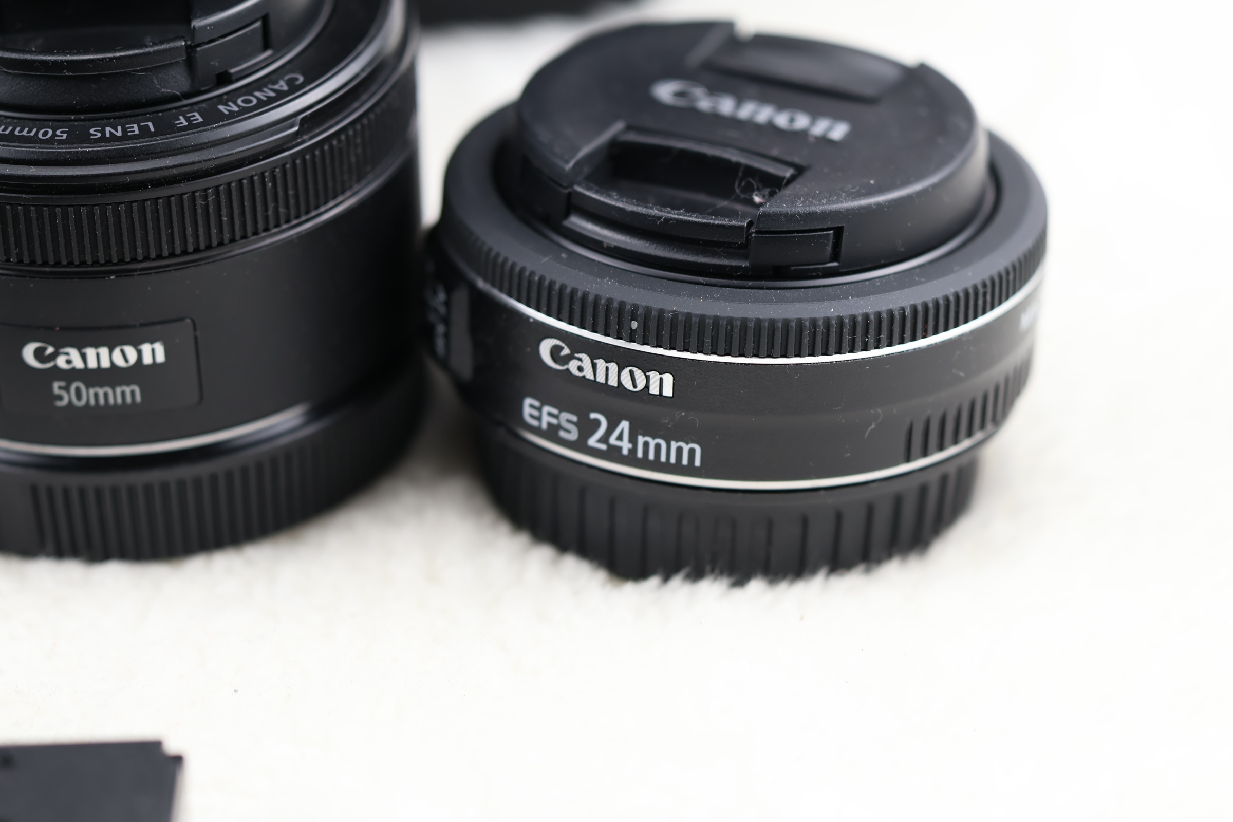 Canon EOS Rebel T6 DSLR Camera Kit with Lenses and Bag - Image 8