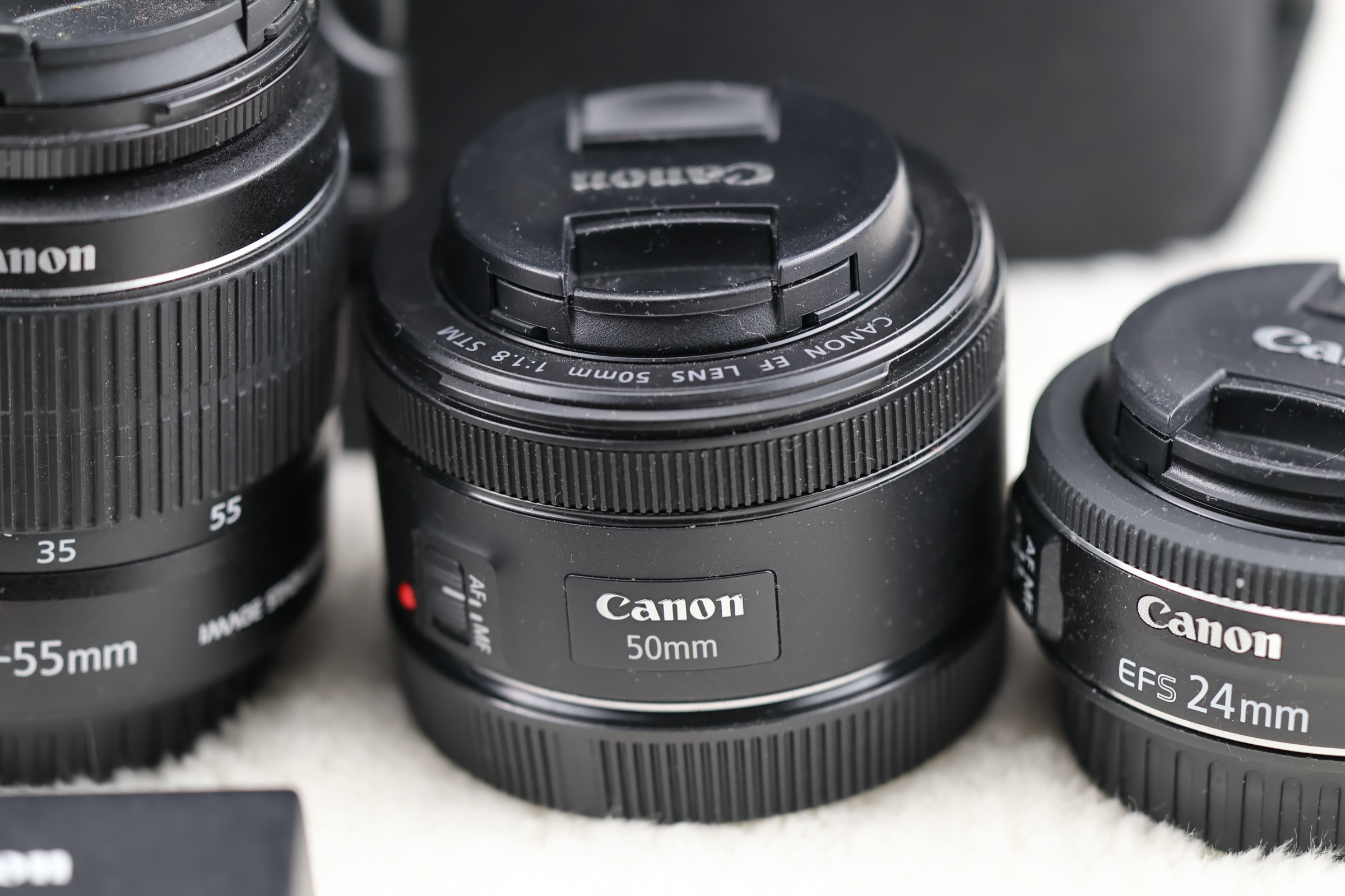 Canon EOS Rebel T6 DSLR Camera Kit with Lenses and Bag - Image 7